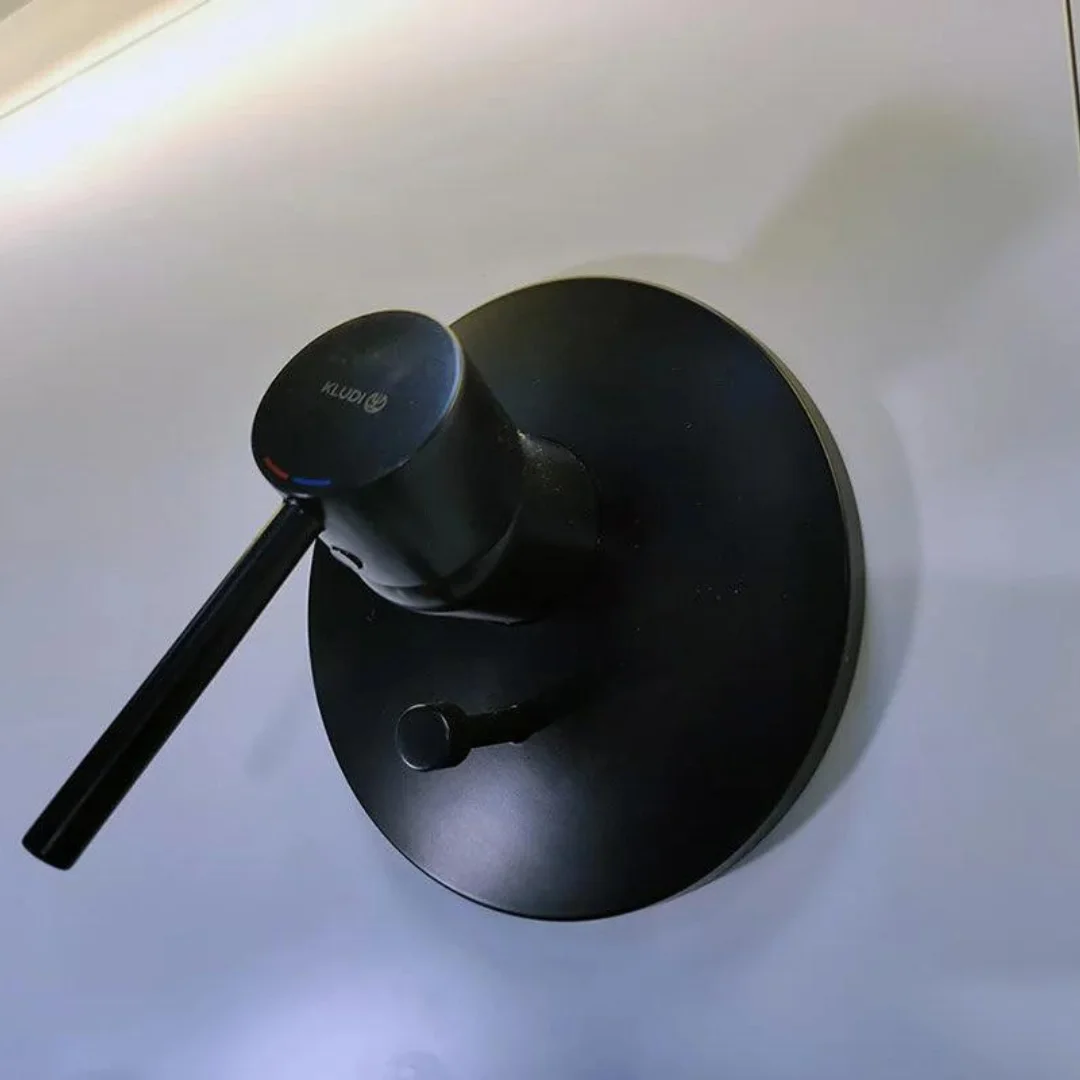 Смеситель для душа, встраиваемый, черный Kludi Bozz 386503976